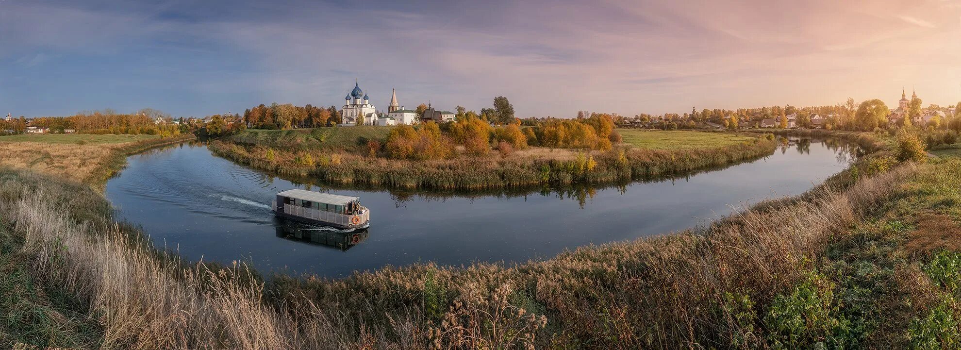 Река каменка фото Панорама города Суздаль на закате. Вид на реку Каменка и суздальский кремль.. Ph