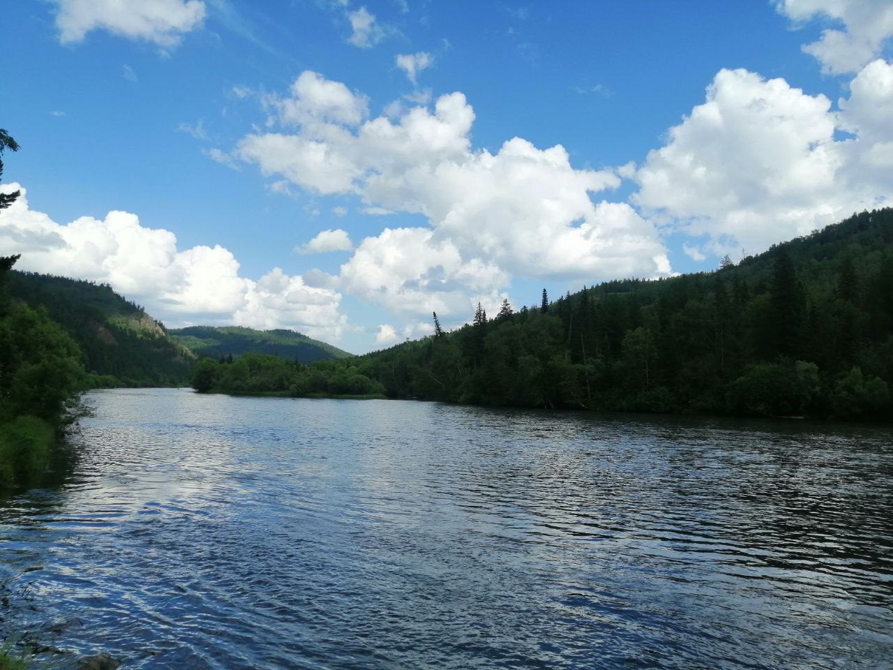 Река кан красноярский край фото Лодка с 5 пассажирами перевернулась на севере Красноярского края - Рамблер/новос