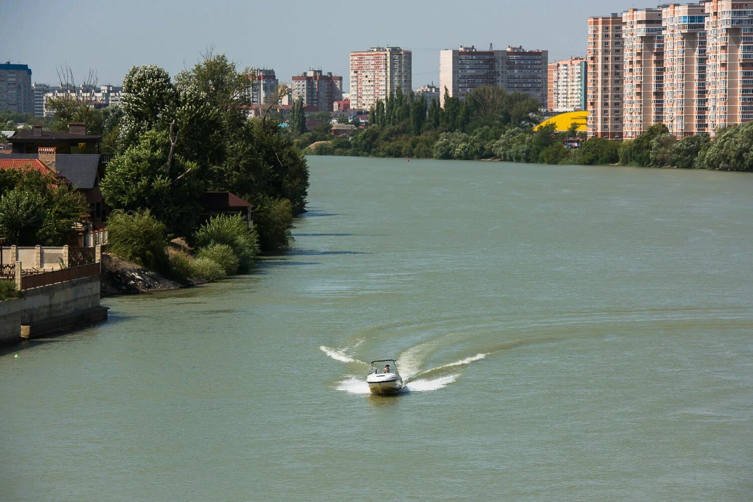 Река кубань в краснодаре фото По Московской не таксуют, а жаль". Зачем Fasten запустил эксперимент с речным та