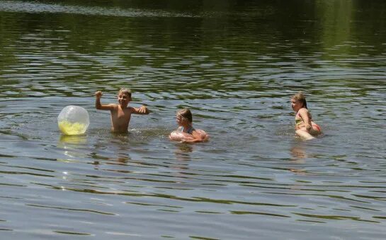 Река купаться фото Спасатели напоминают правила поведения на водоёмах в летний период Администрация