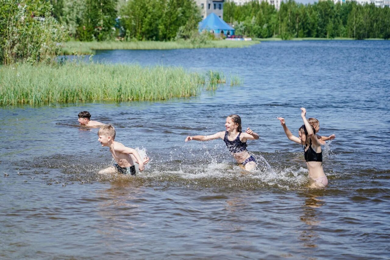 Река купаться фото Спасатели напоминают, где разрешено купаться - Шахцёр Солигорск