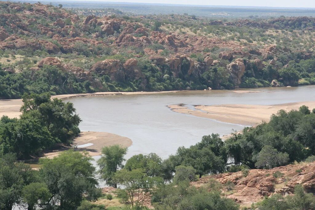 Река лимпопо фото Limpopo River "the great grey-green, greasy Limpopo River,. Flickr