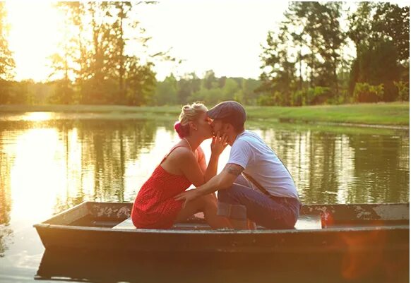 Река любви фото Engagement session idea Cute engagement photos, Engagement photo session, Photo