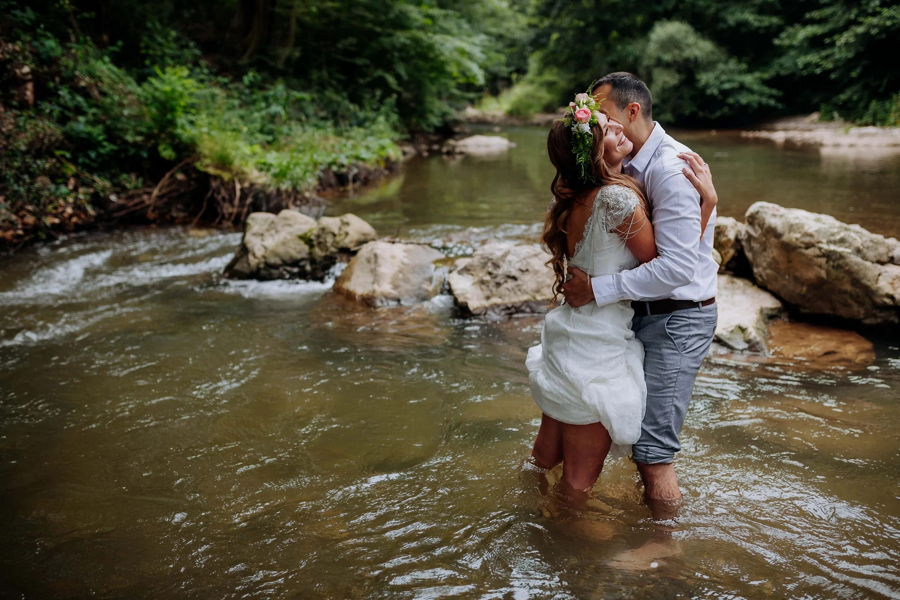 Река любви фото Free picture: love, hugging, love date, nature, mountainside, river, water, peop