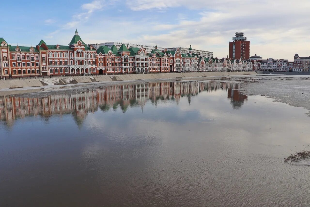 Река малая кокшага в йошкар оле фото Набережная. На реке Кокшага разлив. Типичная Йошкар-Ола