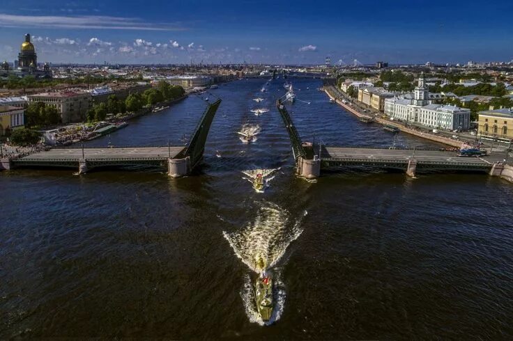 Река нева фото Palace Bridge across the Neva river. Saint Petersburg, Russia #Russia #stpetersb