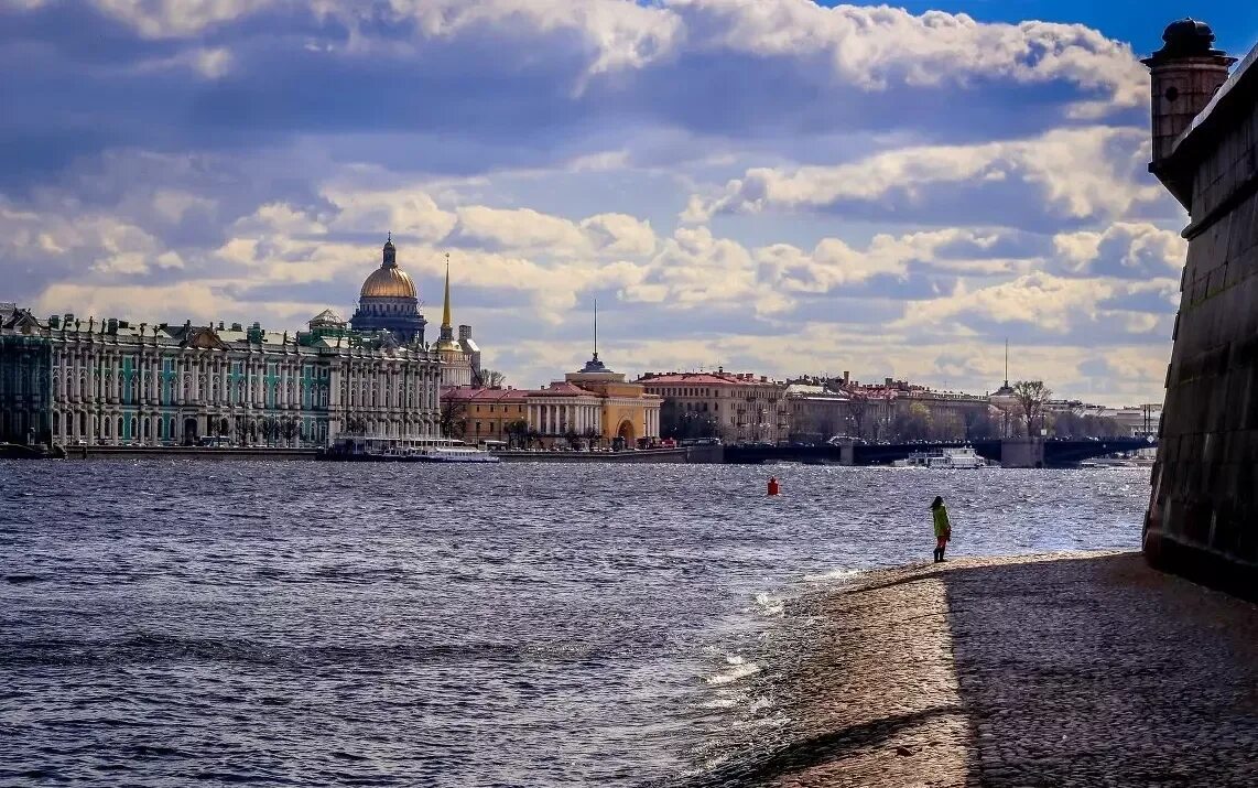 Река нева фото В дни ПМЭФ акватории Санкт-Петербурга будут закрыты для гидр - 13 июня 2023 - Пе