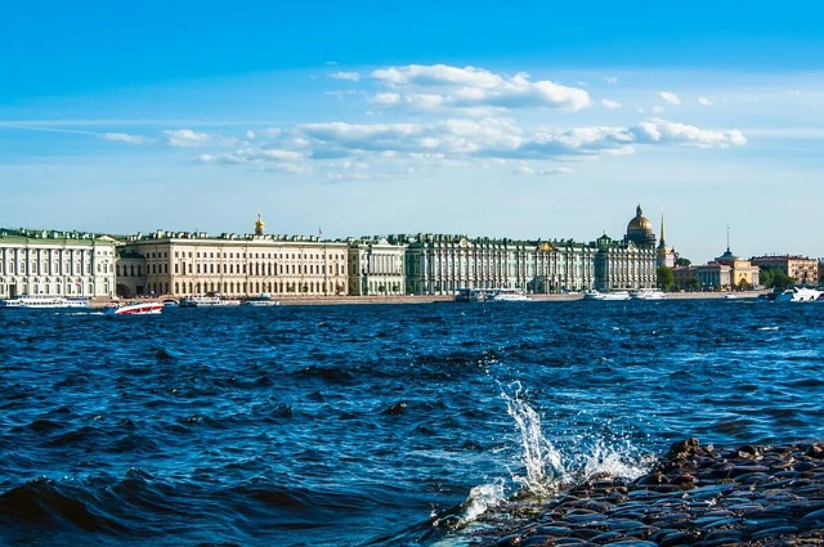 Река нева фото в санкт петербурге Посетителей Эрмитажа эвакуировали из-за сообщения о минировании Аргументы и Факт