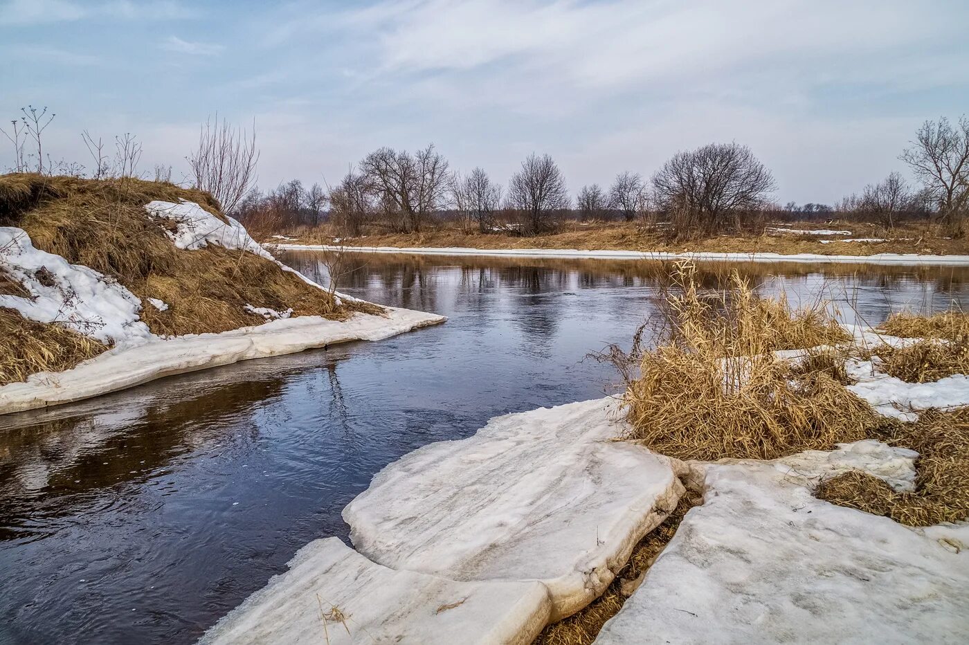 Река отзывы фото Слияние двух рек / Это место где река Дрезна впадает в реку Клязьму / Автор: Дво