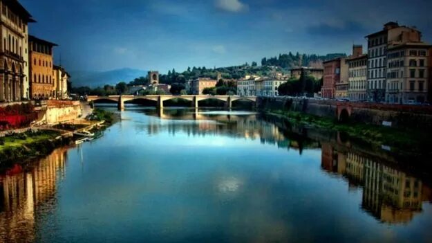 Река по италия фото Every time you crossed the Arno, it took your breath away. Firenze