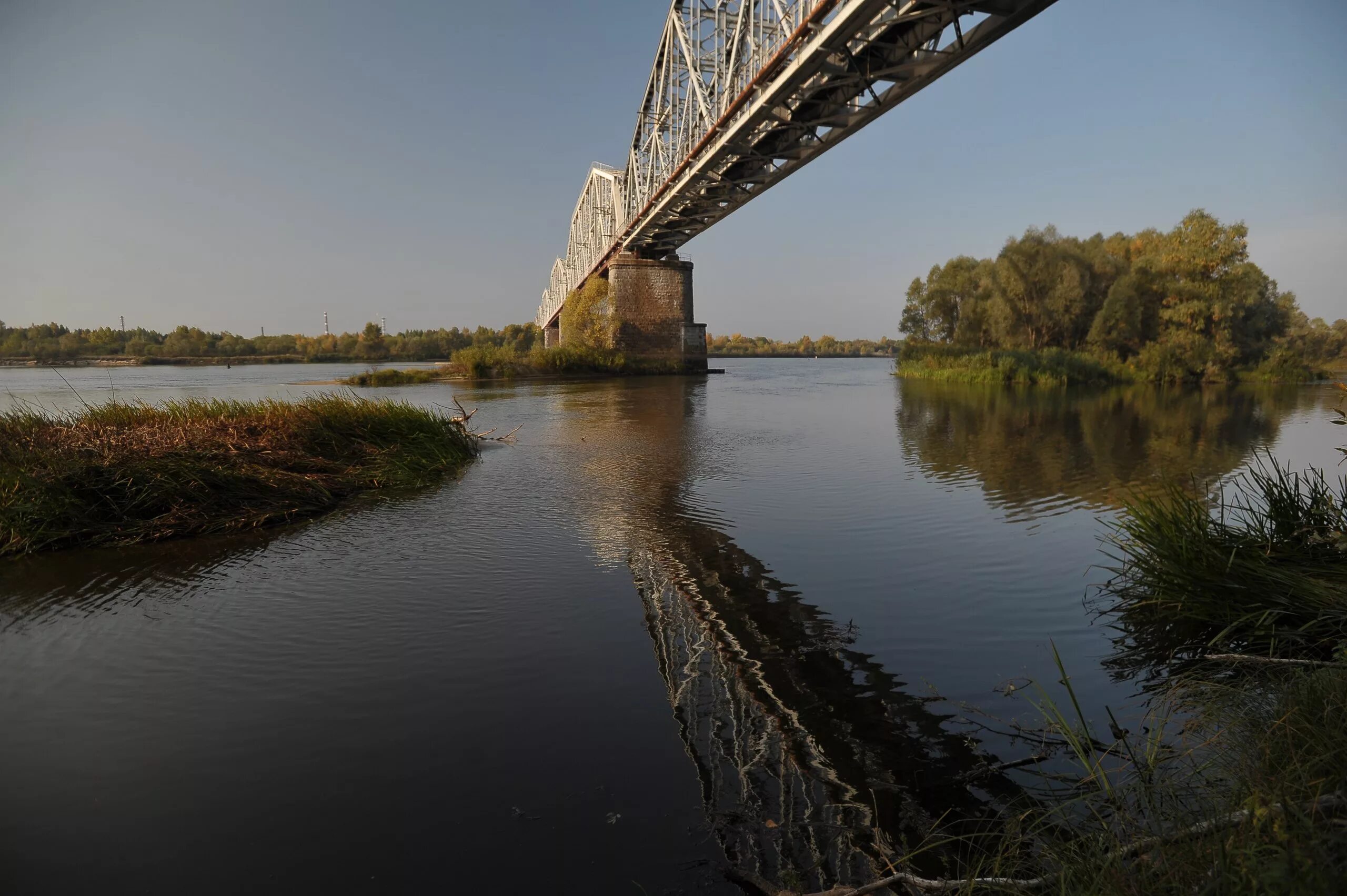 Река припять на фото Bridge across the river Pripyat, on which electric trains travel. - CHERNOBYL-TO