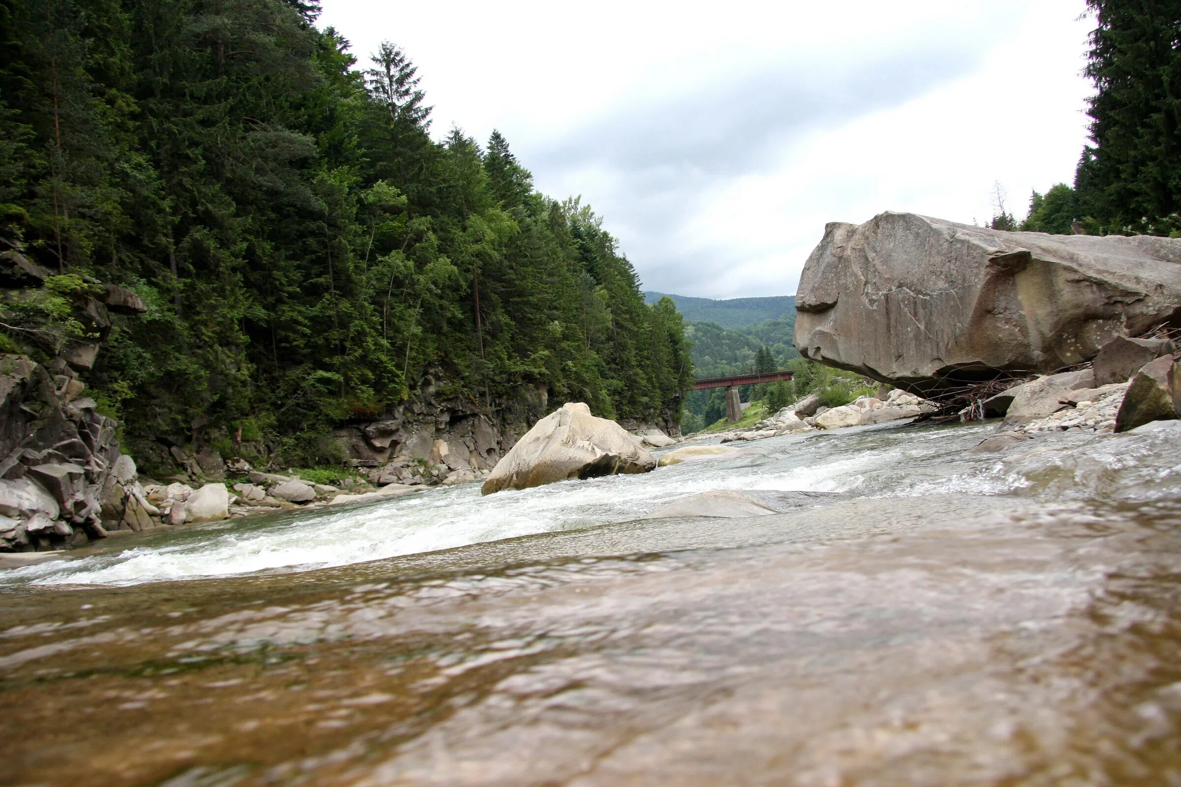 Река прут фото Обои для рабочего стола Украина. Закарпатье. Горгани, река 2400x1600