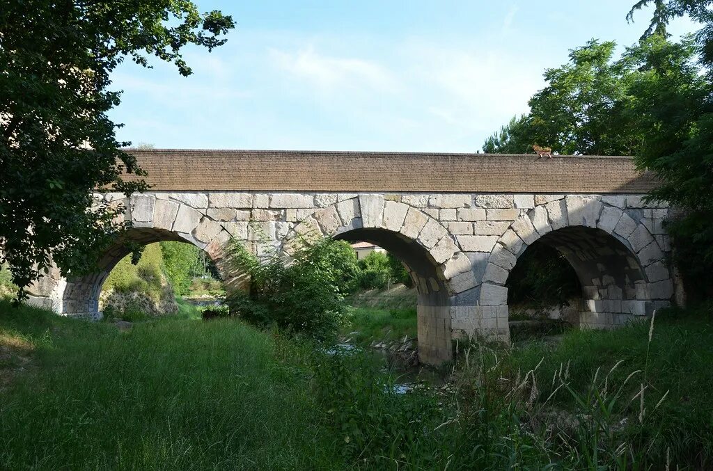 Река рубикон фото Roman bridge over the Rubicon river, Savignano sul Rubicon. Flickr