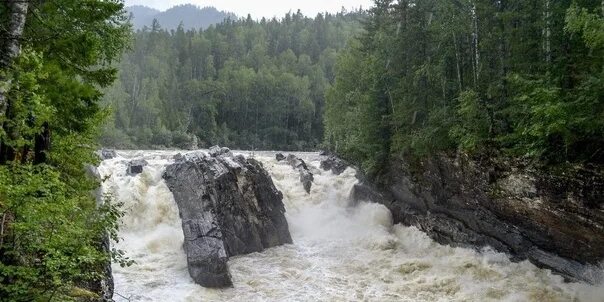 Река снежинка углегорский район фото Рядом с Байкальском есть горная речка Снежная. Летом сюда приезжают любители раф