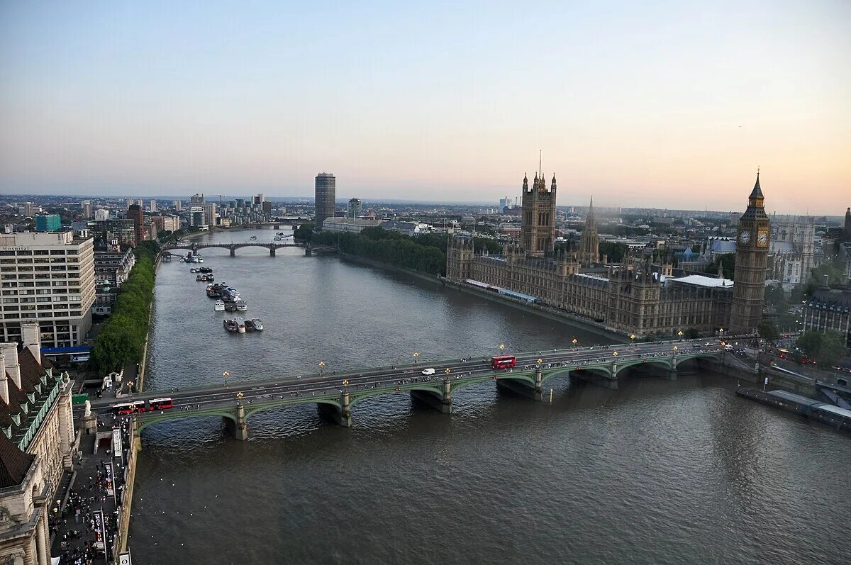 Река темза в лондоне фото File:River Thames and Westminster Bridge, London-17Aug2009.jpg - Wikipedia