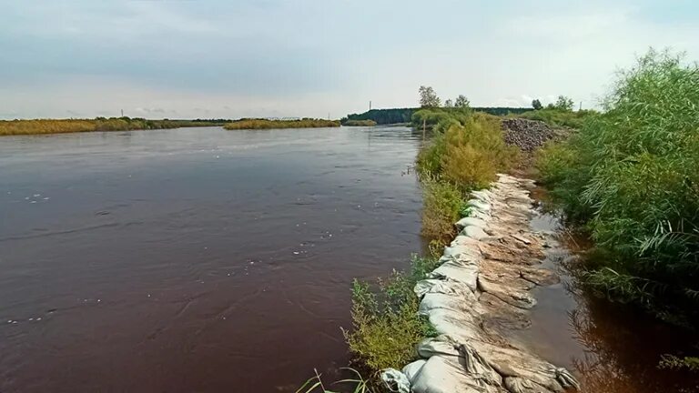 Река томь у белогорска старые советские фото Томь резко поднялась: может подтопить территории в Белогорске, где нет дамб - Но