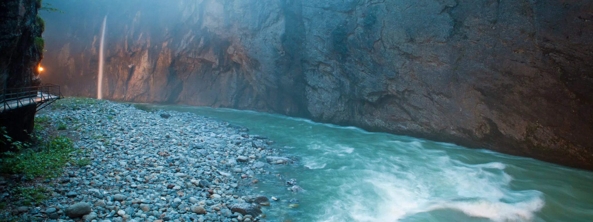 Река в ущелье фото Скачать обои вода, камни, водопад, поток, Швейцария, переход, ущелье, реки, разд