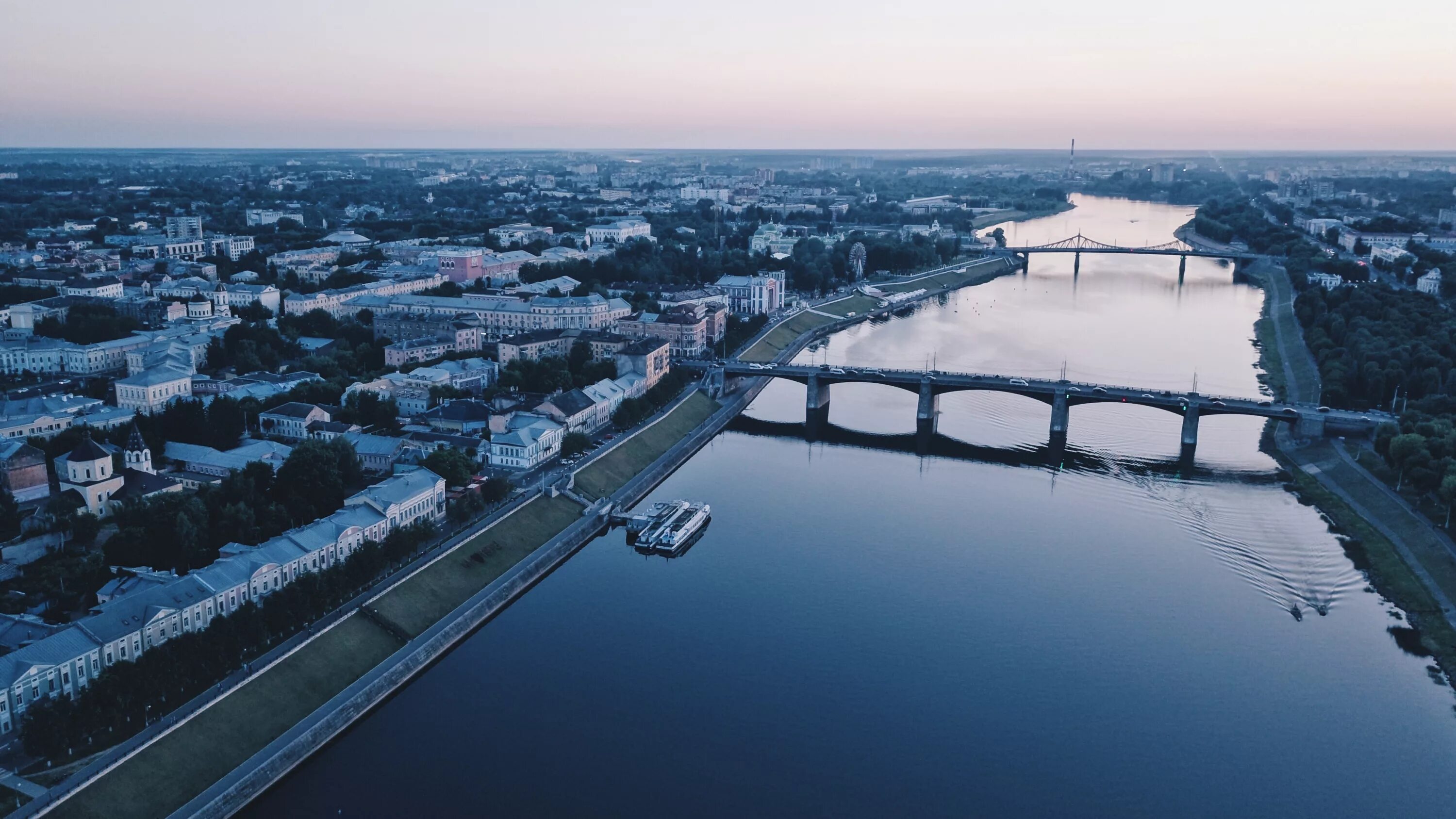 Река волга в твери фото Панорама р.Волги в Твери - Фото с высоты птичьего полета, съемка с квадрокоптера