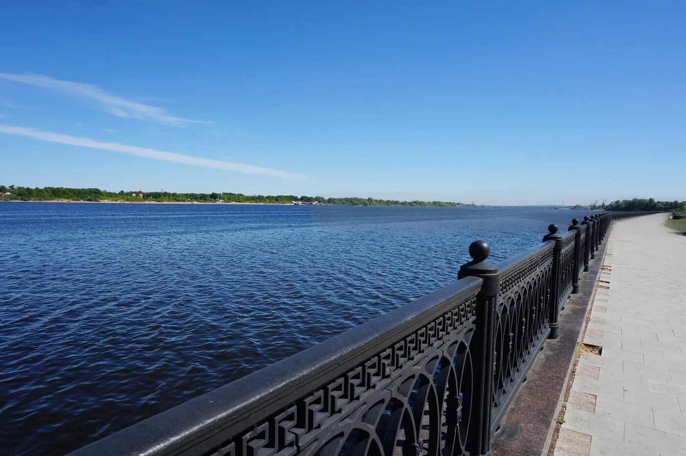 Река волга в ярославле фото Течет Волга / волжская набережная, город Ярославль