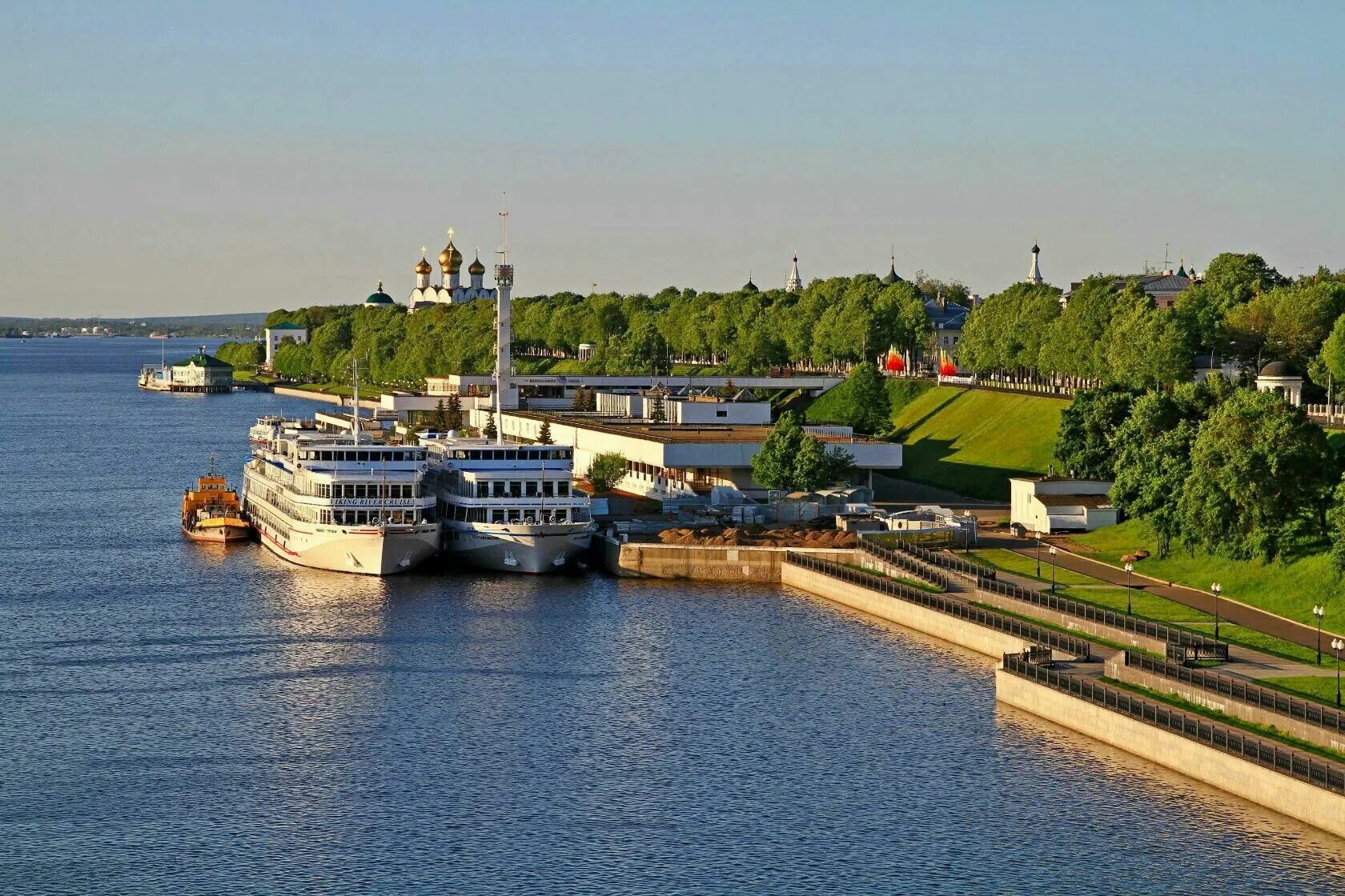 Река волга в ярославле фото Кострома речные прогулки по волге