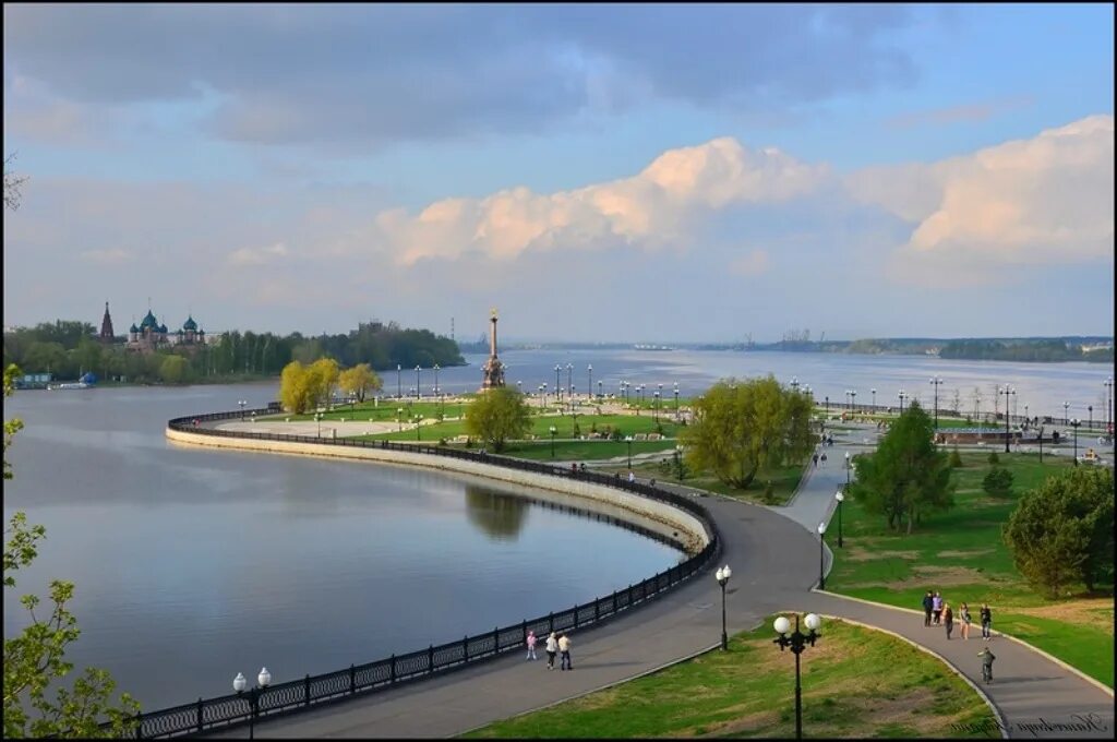 Река волга в ярославле фото Стрелка Волги и Которосли Ярославль Культурный туризм