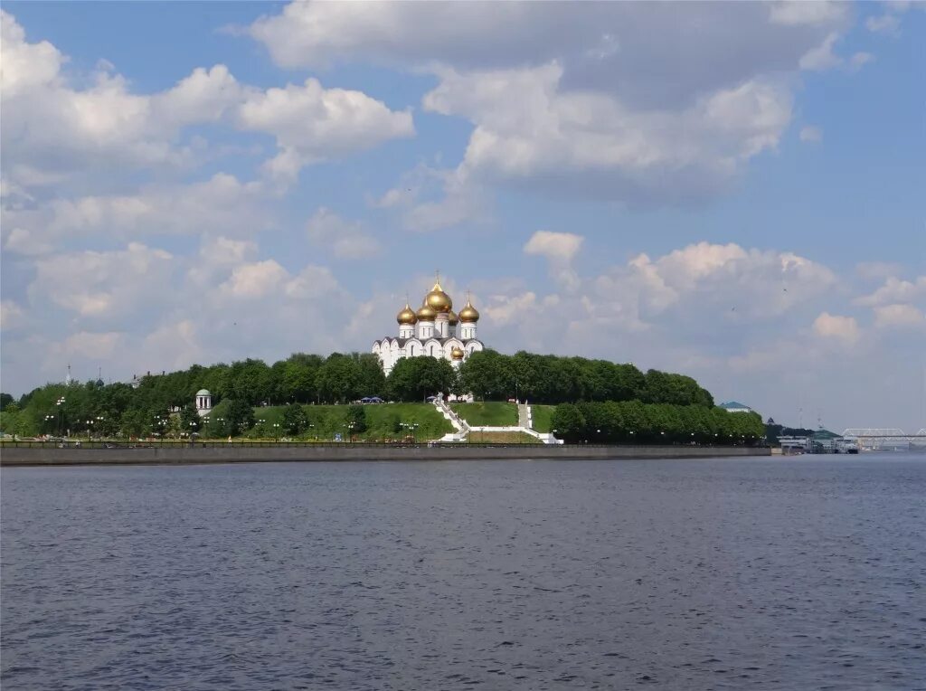 Река волга в ярославле фото Yaroslavl and the Golden Ring