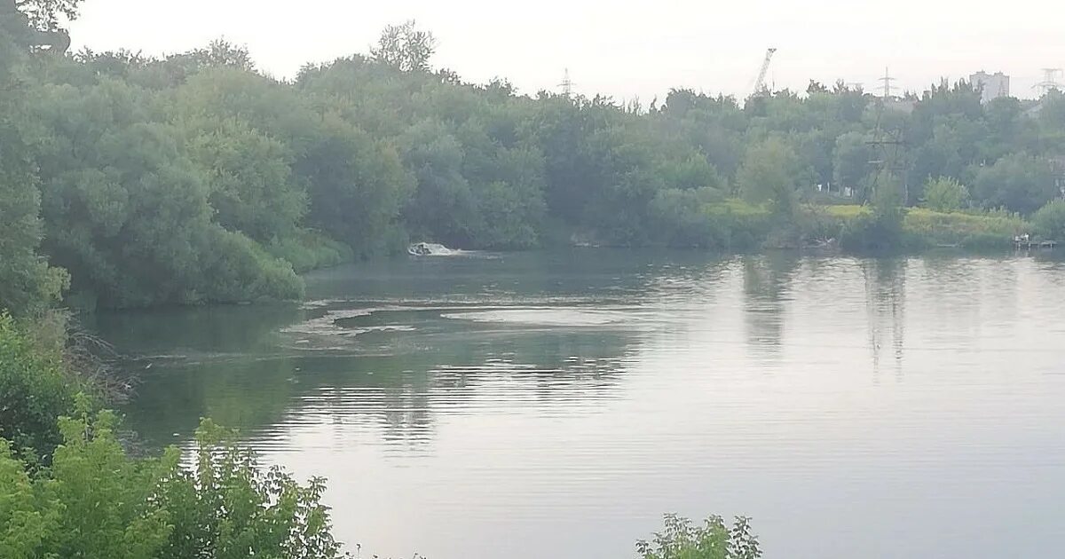 Река воронка фото Туляки заметили пятно на поверхности воды в реке Воронка - ТСН 24