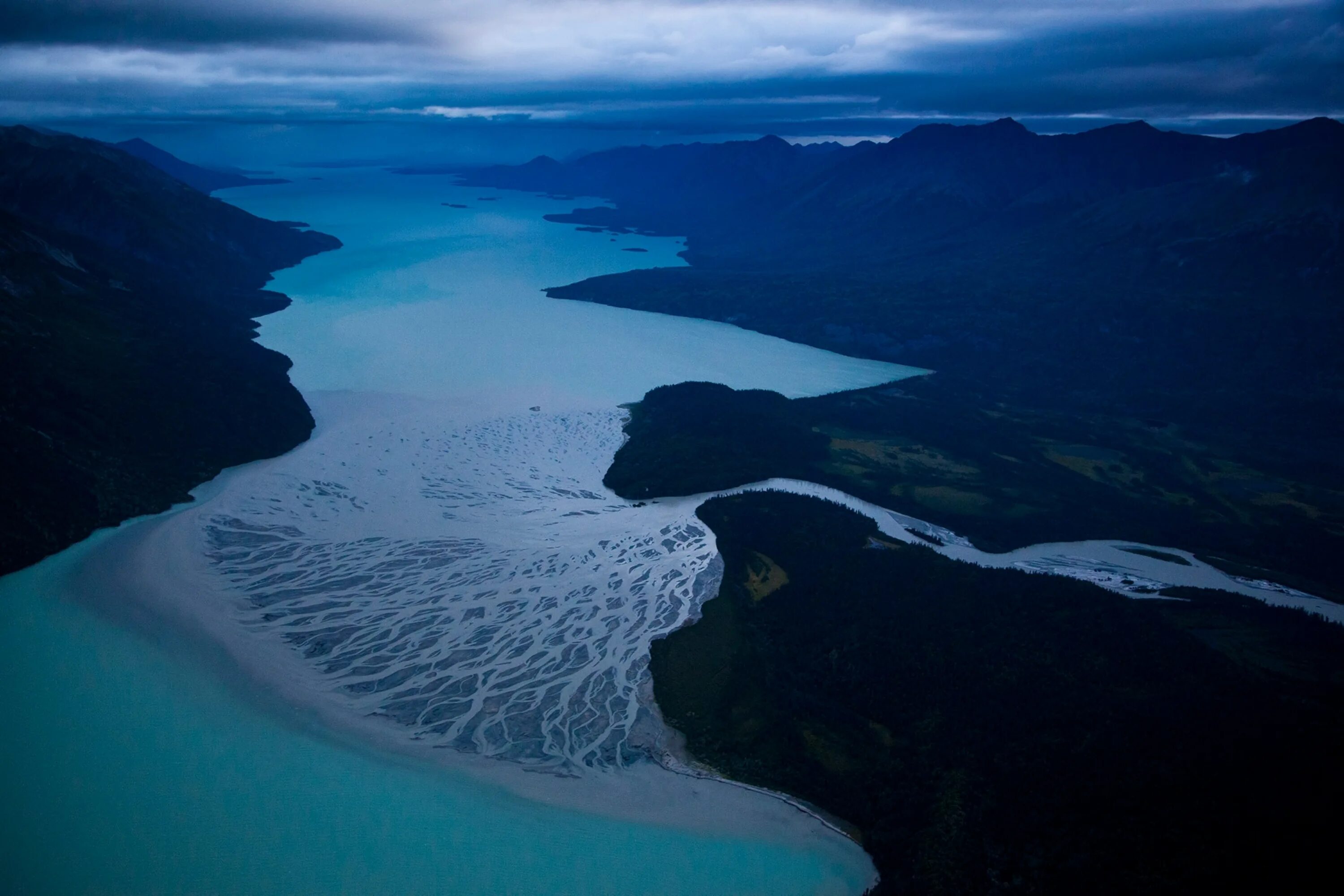 Река впадает в море фото How to visit Lake Clark National Park and Preserve