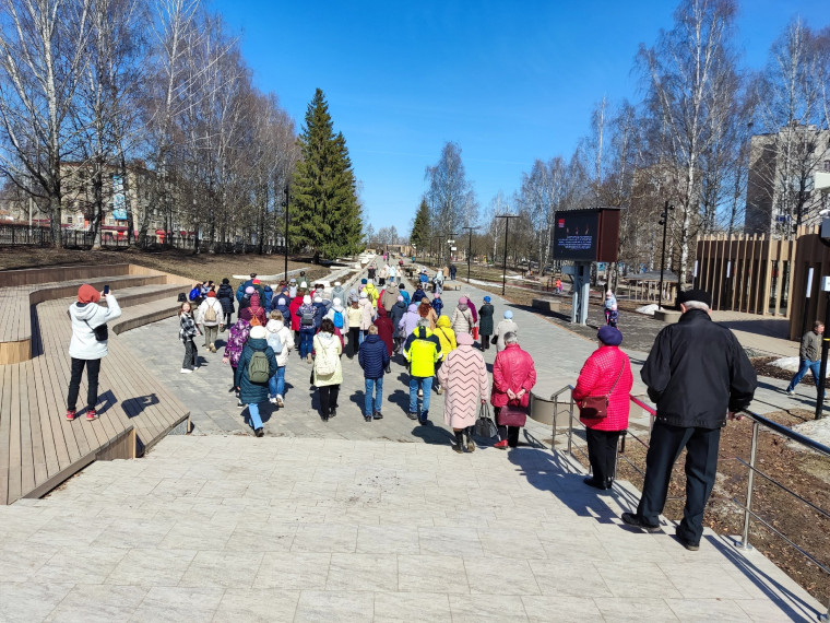 Река времени кирово чепецк фото За информацией об истории города - в сквер "Река времени"