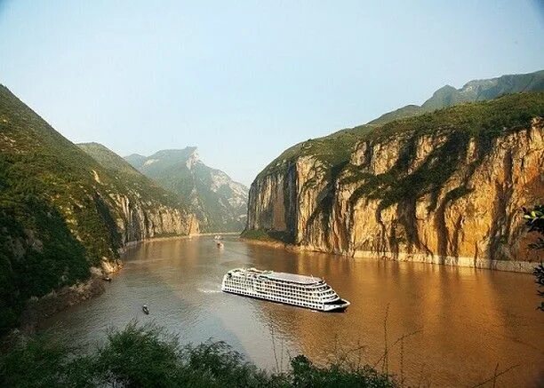 Река янцзы фото It's never too late to tick a cruise on the Yangtze River off the list. River cr