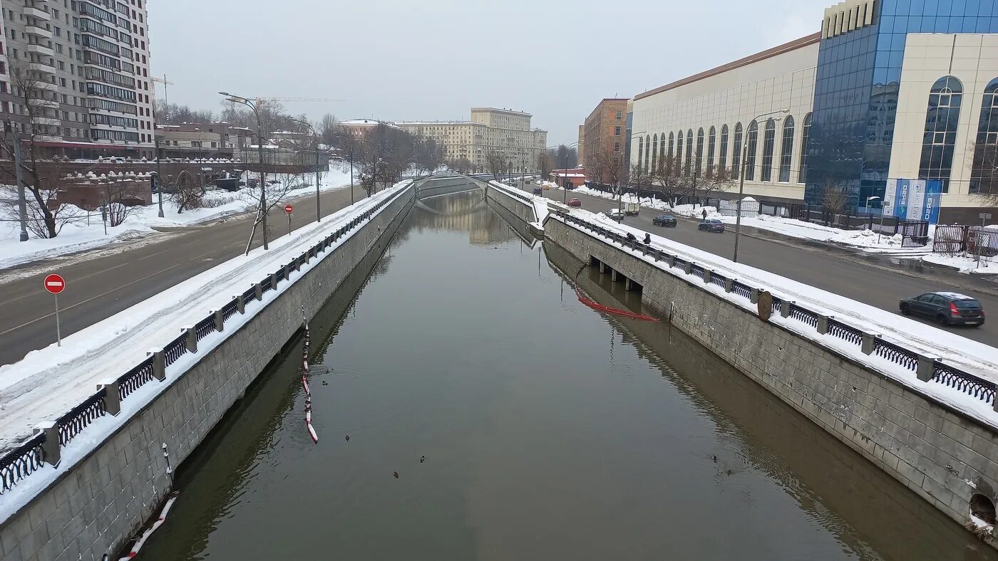 Река яуза фото Вид на реку Яузу с Электрозаводского пешеходного моста / МоскваВид на реку Яузу 