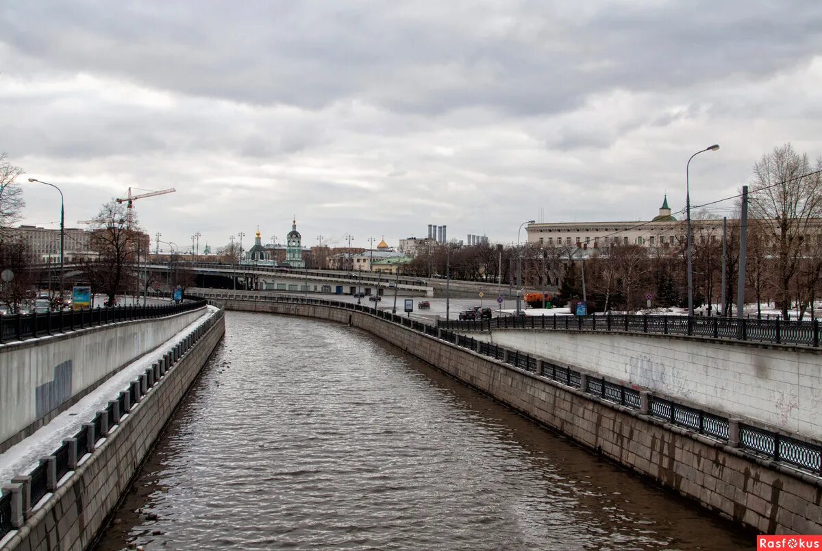 Река яуза фото Фото: Слияние Рек Москвы и Яузы. Россия, Москва, Sergey Sukhoff. Город. Фотосайт