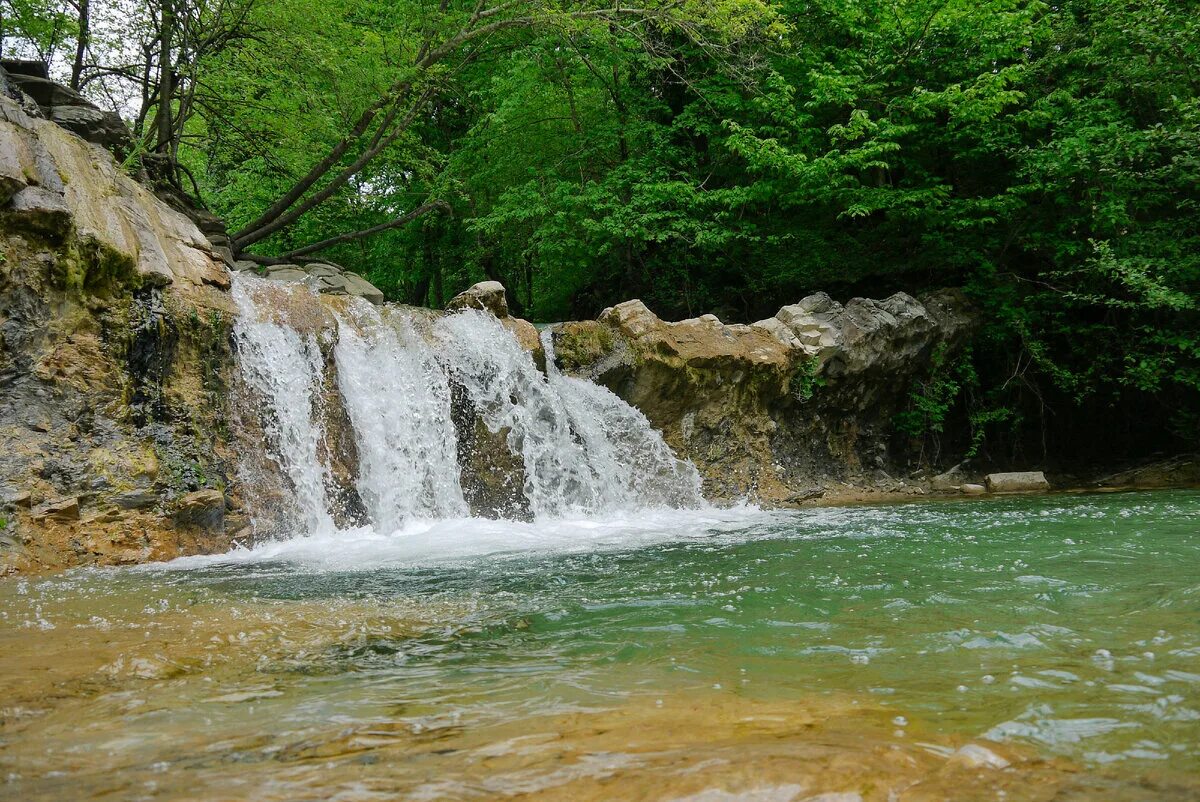 Река жане фото Водопады, дольмены, курганы. Таинственное место, привлекающее людей. Долина реки