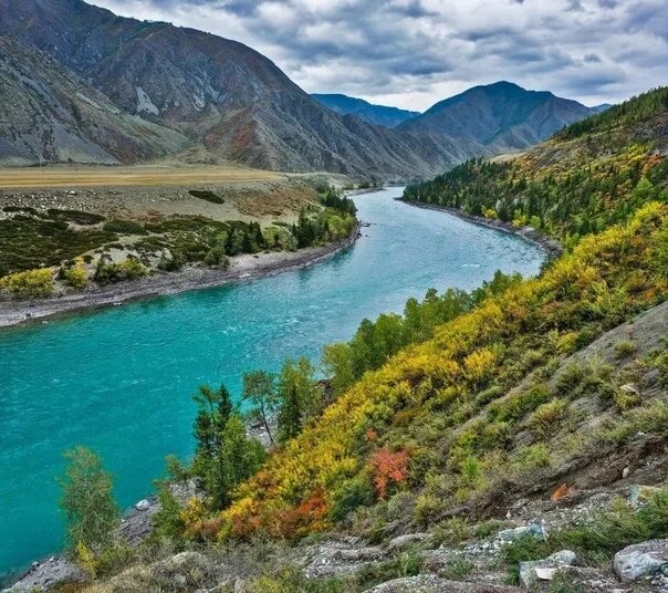 Реки алтая фото Катунь. Одна из крупнейших рек Алтая. 2023 Человек с рюкзаком // О туризме ВКонт