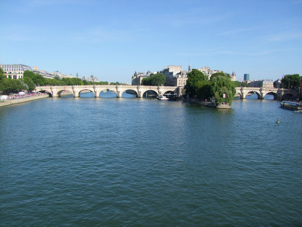 Реки франции фото pont neuf Paris, France You can read my account of my trav. Flickr