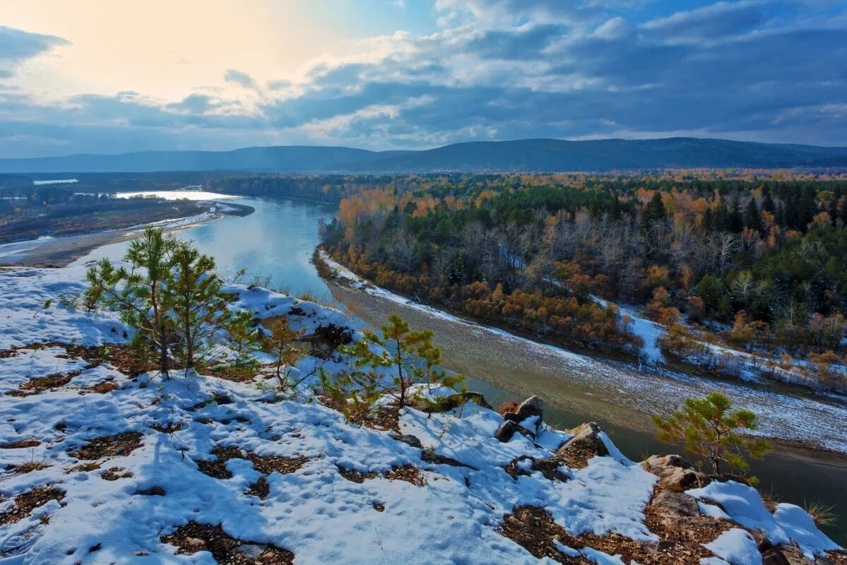 Реки иркутской области фото The Irkut River. Flows in Buryatia and the Irkutsk region of Russia, the left tr