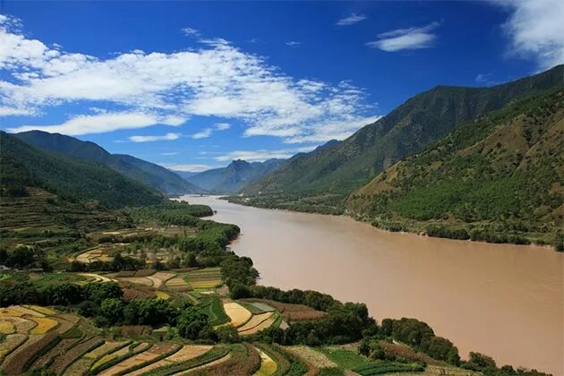 Реки китая фото Yangtze River in the Yunnan province of China (Photo: Jakrit Jiraratwaro/Shutter