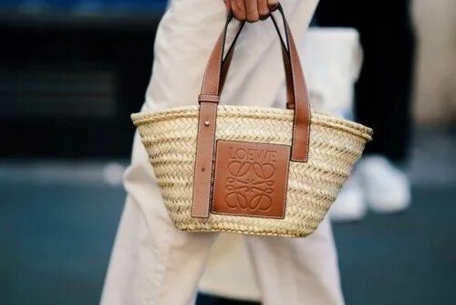 Реклама итальянских соломенных сумок фото Dragonfly Lifestyle Fashion accessories, Straw bag, Bags