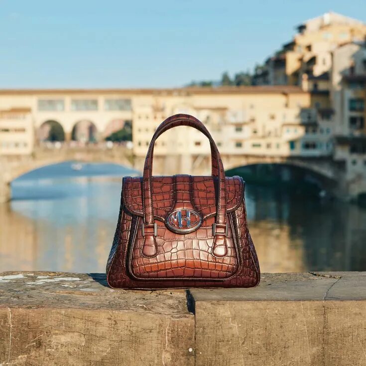 Реклама итальянских сумок фото Michael Kors on Twitter Lady dior bag, Best handbags, Michael kors