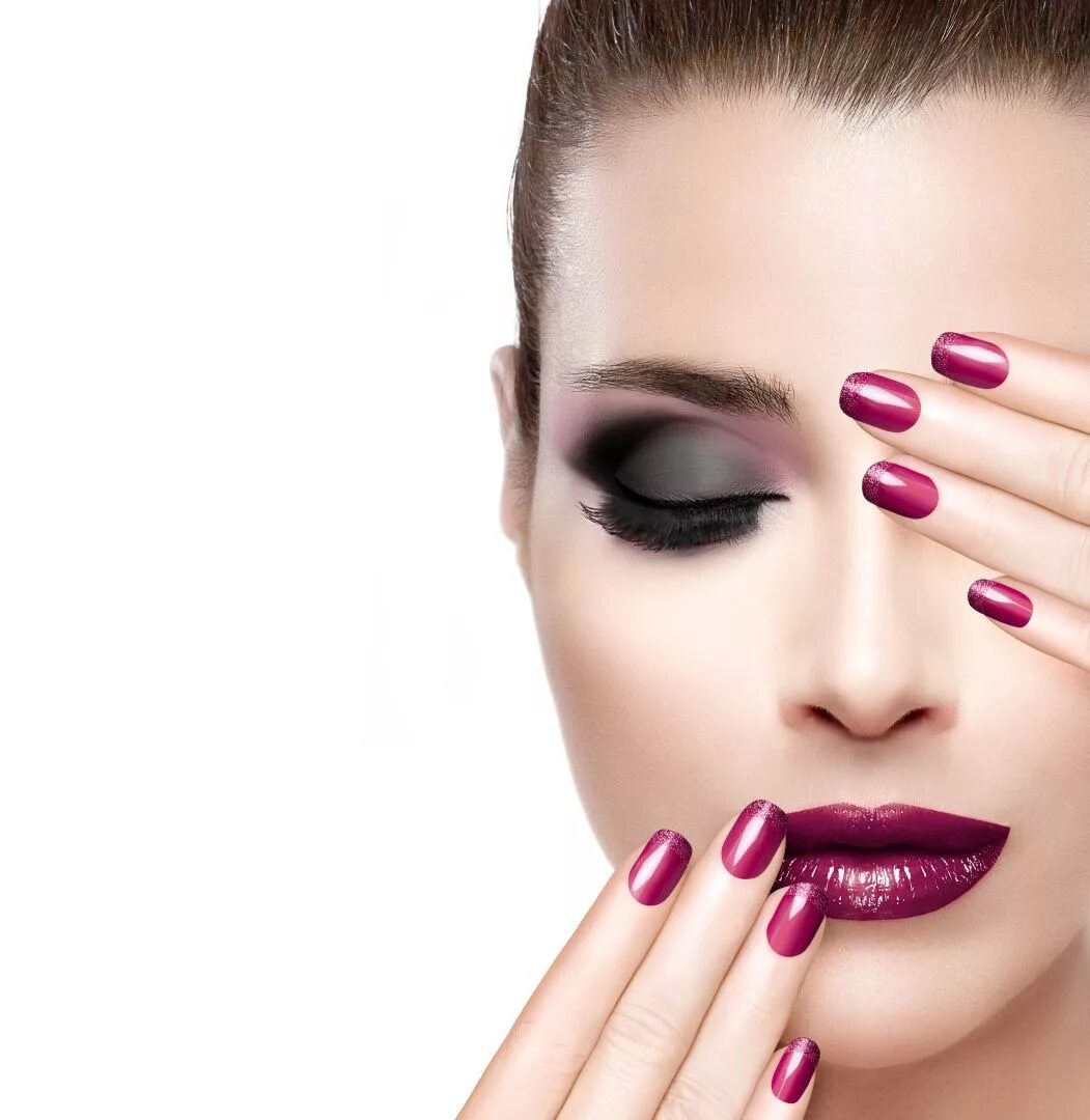 Реклама красивого маникюра Our professional beauticians can give very useful information how to improve the