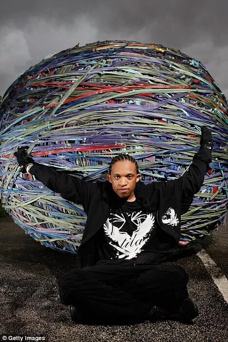 Рекорды мира фото The world's largest rubber band ball ever' will weigh more than 10,000lb Daily M