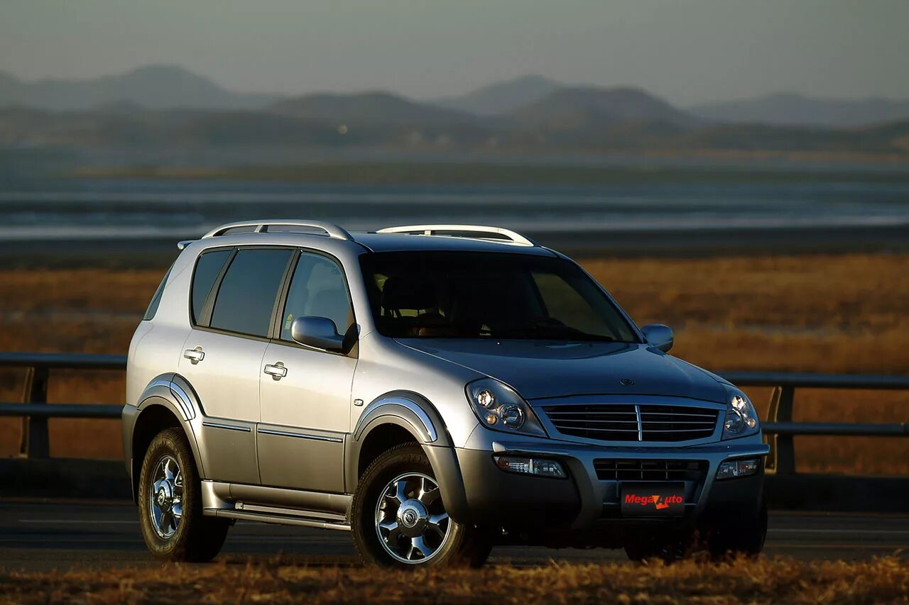 Рекстон фото автомобиля Описание SSANGYONG REXTON RX5 EDi Maximum Premium A/T (2006) - технические харак