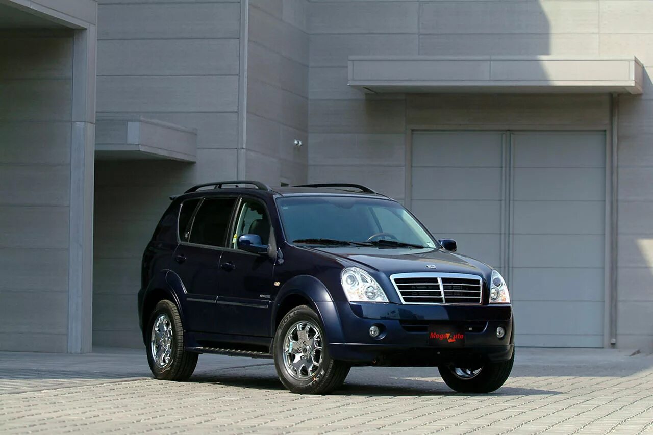 Рекстон фото автомобиля Описание SSANGYONG REXTON 2 RX5 4WD Premium A/T (2006) - технические характерист