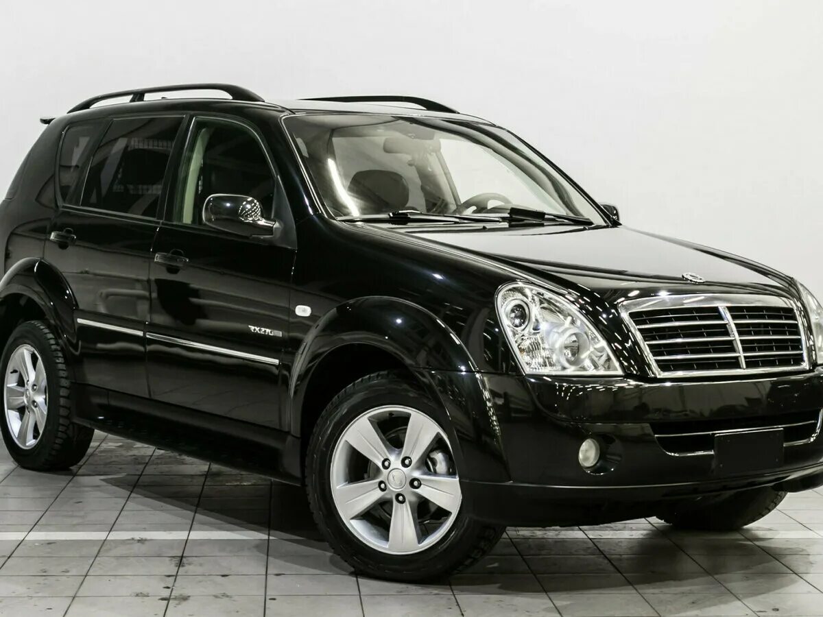 Рекстон фото автомобиля Купить б/у SsangYong Rexton II 2.7d AT (186 л.с.) 4WD дизель автомат в Санкт-Пет