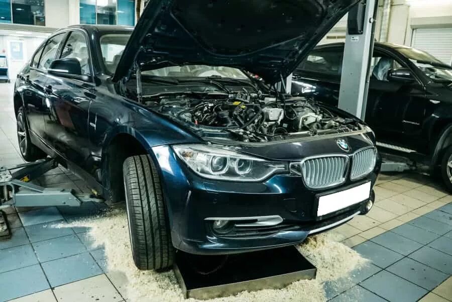 Ремонт бмв фото Замена цепи ГРМ BMW Цены на замену ремня БМВ в Москве