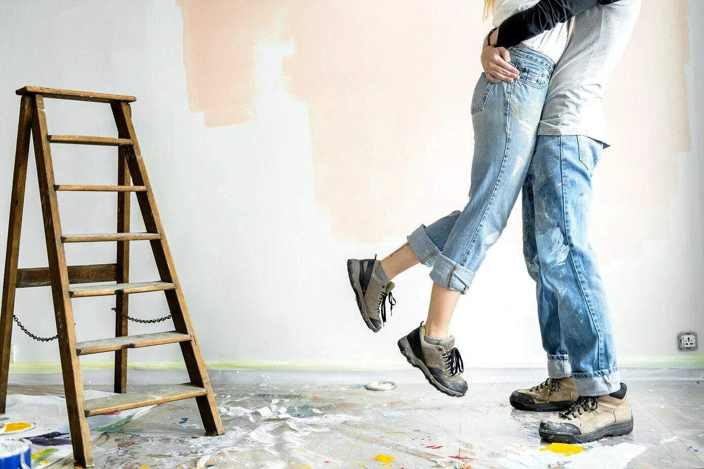 Ремонт девушки своими руками People renovating the house premium image by rawpixel.com Happy couple, Couples,