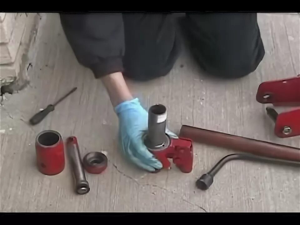 Ремонт домкрата своими Cheap floor jack hydraulic unit disassembly before disposal - YouTube