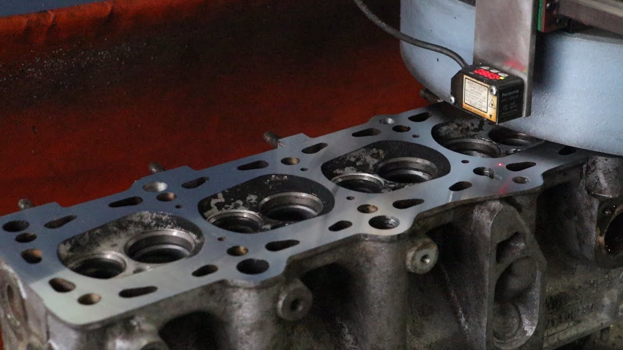 Ремонт головки блока своими руками Фрезеровка ГБЦ на станке Comec 1400 CNC Milling of the Cylinder Head - YouTube