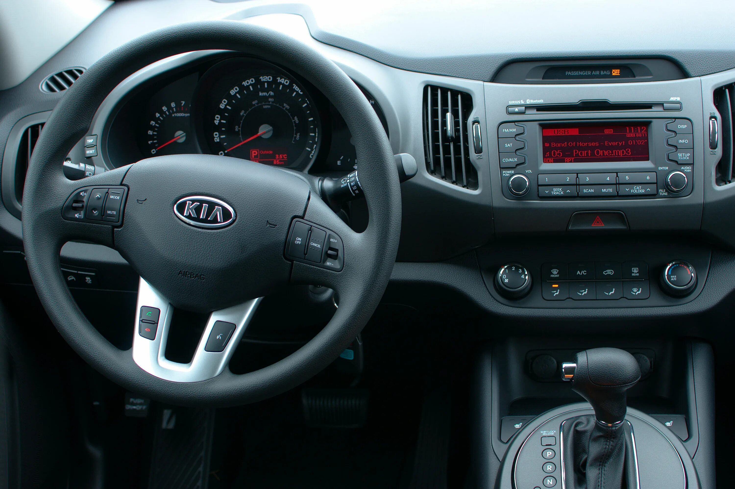 Ремонт киа спортейдж 3 своими руками File:Kia Sportage LX 2011 interior.jpg - Wikipedia