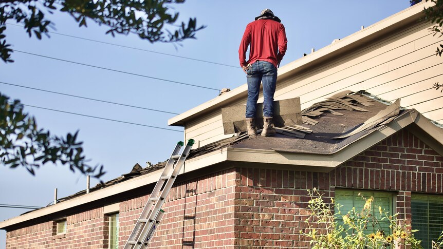 Ремонт крыши своем доме Four men charged in relation to roofing scam which collected more than $640,000 